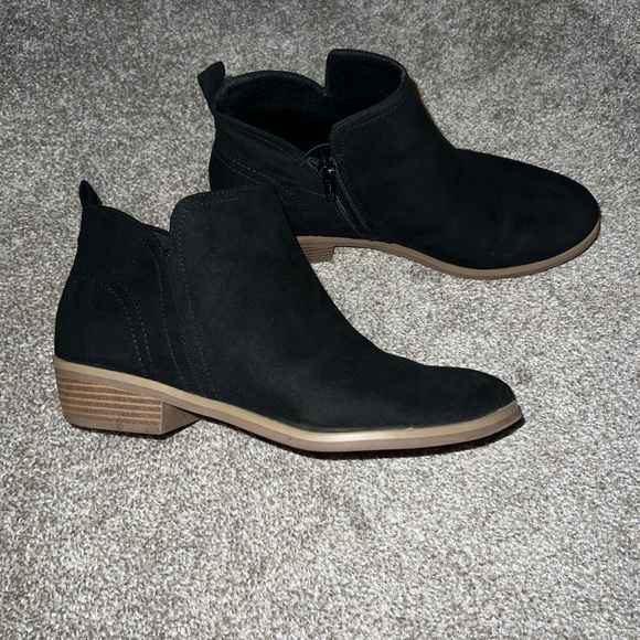 ⭐️3/$30!⭐️Time and Tru Black Boots - Picture 3 of 6